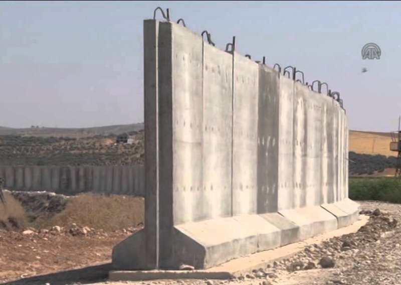 I Turska podiže zid s bodljikavom žicom radi lakše kontrole granice