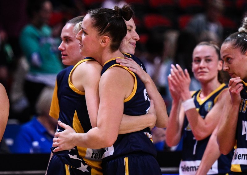 [FOTO] Košarkašice BiH povijesni su nastup na SP-u završile koš razlikom - 196, a u dvoboju s Amerikankama dogodila se katastrofa