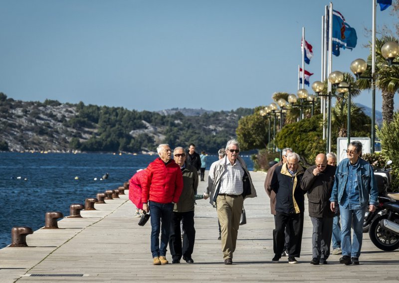 Sve nas je manje i sve smo stariji; što to znači za mirovine? 'Treba duže raditi, samo duži staž osigurava veće mirovine'