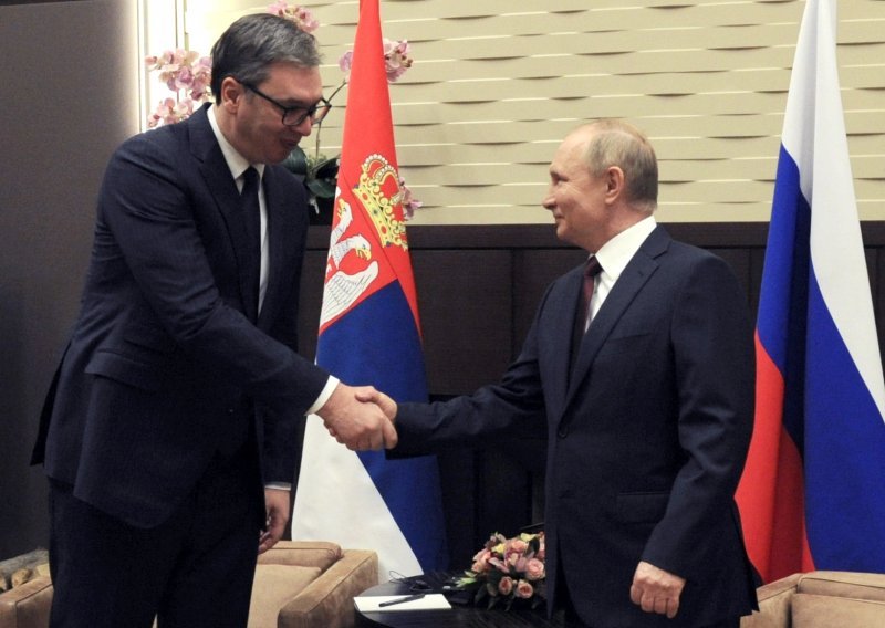 Vučić: Srbija neće priznati pripajanje dijelova Ukrajine Rusiji