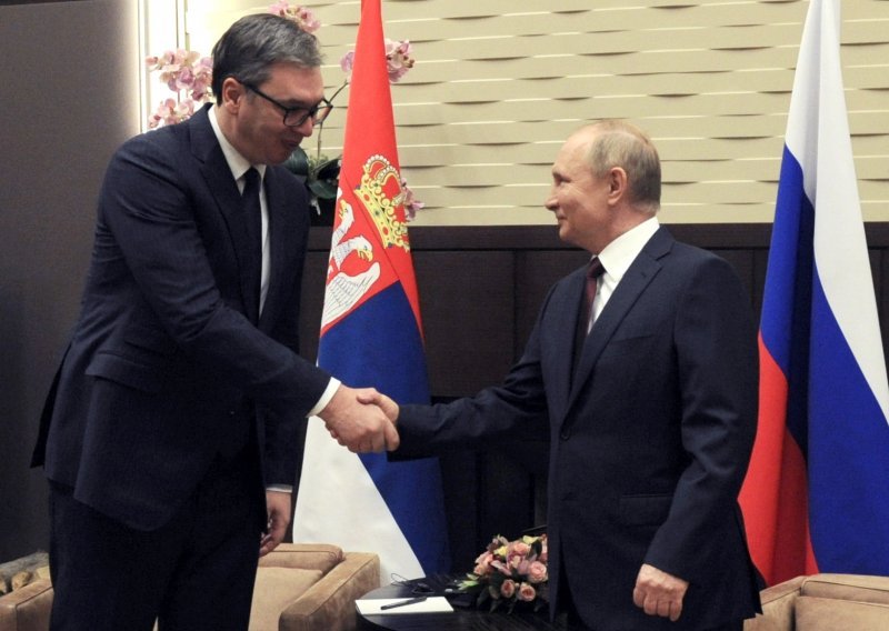 Vučić: Srbija neće priznati pripajanje dijelova Ukrajine Rusiji
