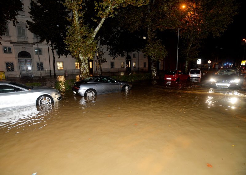 Iz Vodovoda poručuju: Voda u Rijeci i njezinoj okolici zdravstveno ispravna za piće, nema potrebe za prokuhavanjem