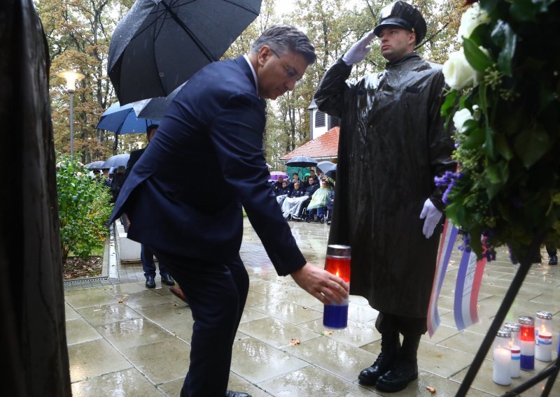 [VIDEO/FOTO] Plenković: Vlada će pomoći s otplatom kredita za bjelovarsku bolnicu