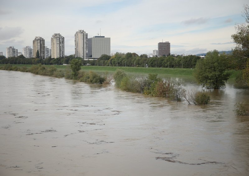 [VIDEO/FOTO] Sava se u Zagrebu izlila iz korita