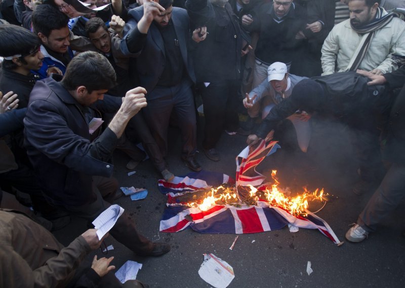 Oslobođeni napadači na britansku rezidenciju