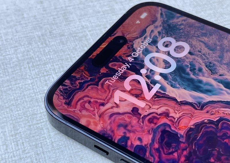 Novi iPhone 15 bi iduće godine mogao stići s potpuno novim sustavom za napajanje