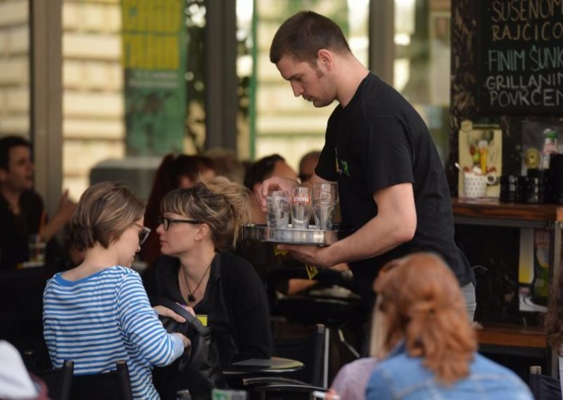 Zasad bez oporezivanja napojnica u Sloveniji