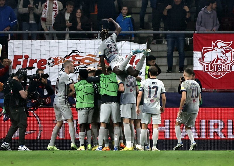 [FOTO] Dinamo poražen u Salzburgu, ali imaju Modri za čime žaliti.  Osim toga, u zadnjoj minuti VAR je poništio Drmićev gol