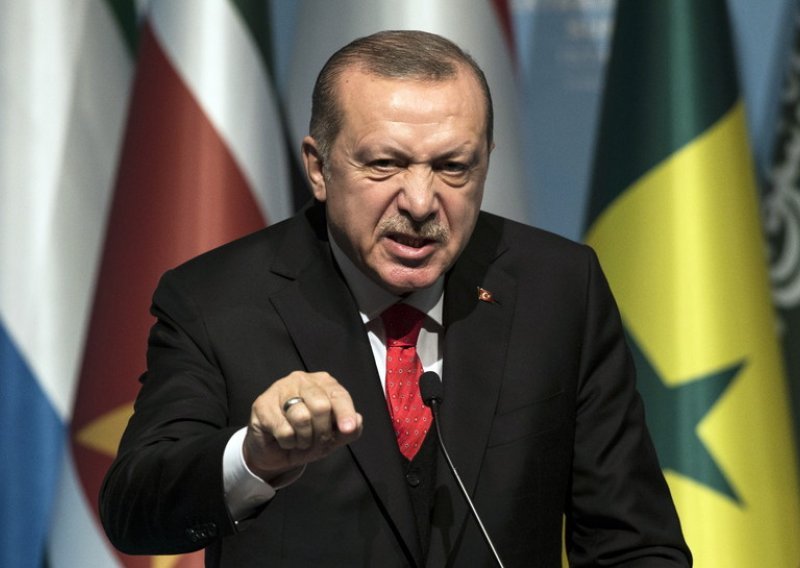 Erdogan optužio SAD i Zapad da provociraju Rusiju