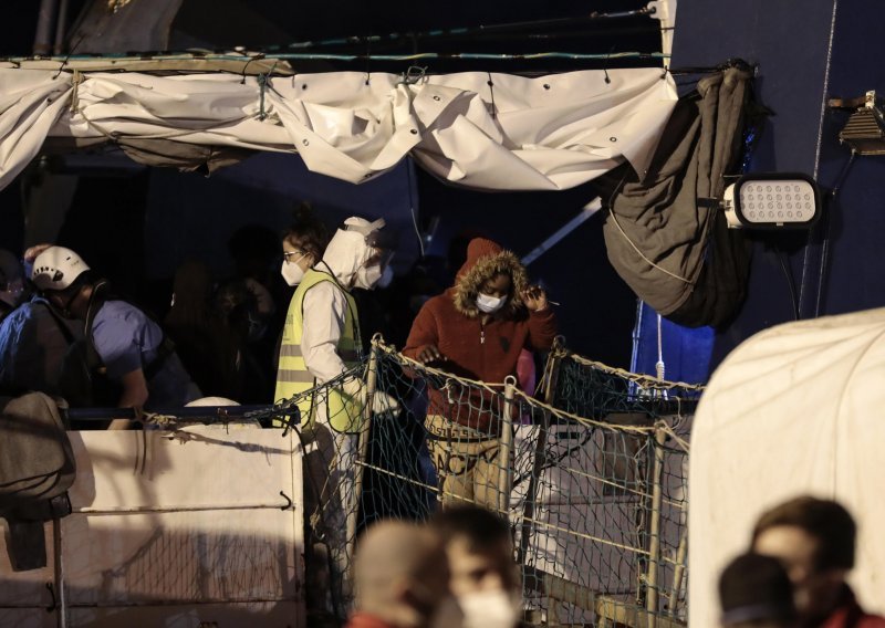 Atena poziva Tursku da zaustavi brodove s migrantima nakon novih nesreća