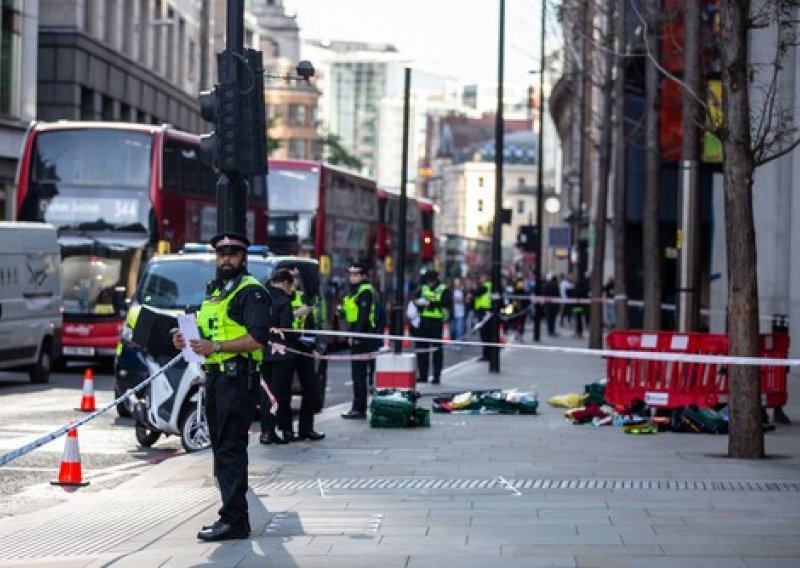 Tri osobe izbodene nožem u centru Londona