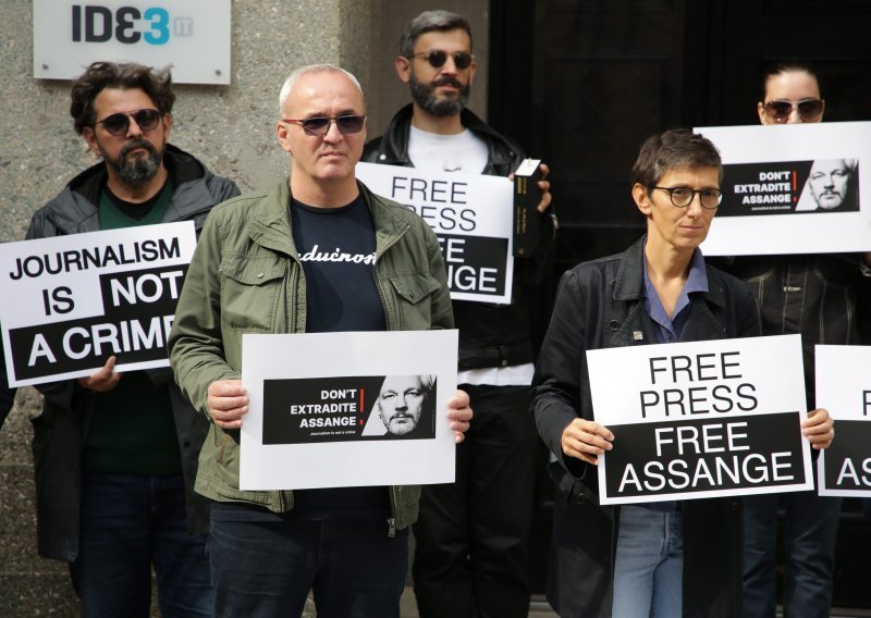 [FOTO] HND i SNH suprotstavili se izručenju Assangea