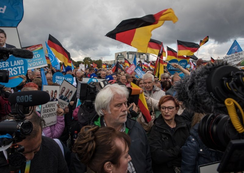 'Ovo je povijesno najniža točka u njemačkoj demokraciji! Mnogi su u strahu...'
