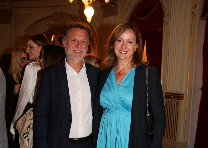 Osmijesi na licima: Sonja i Gordan Jandroković često se pojavljuju u javnosti, a sinoć su bili na premijeri predstave