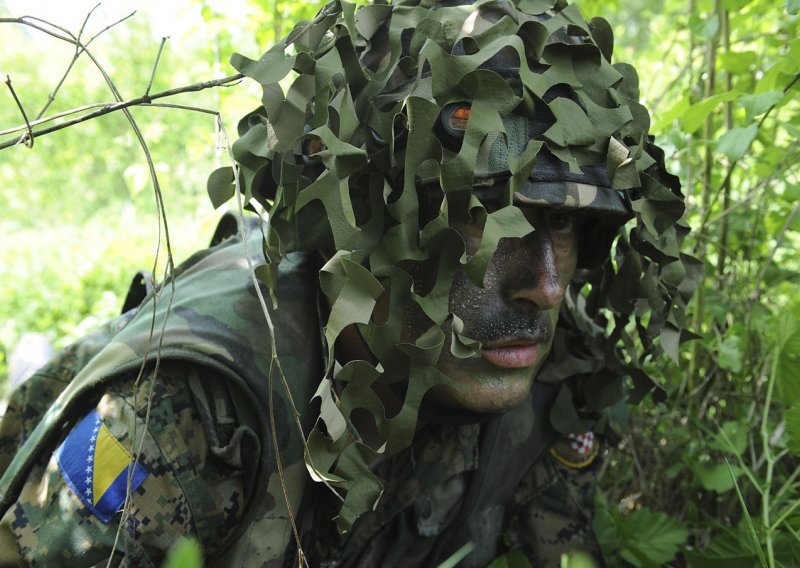 Oružane snage BiH smanjuju broj vojnika kako bi što prije ušle u NATO