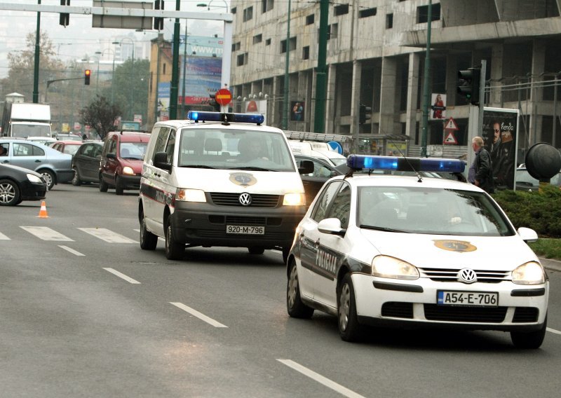 Oštećen križ podignut u spomen na poginulog branitelja BiH