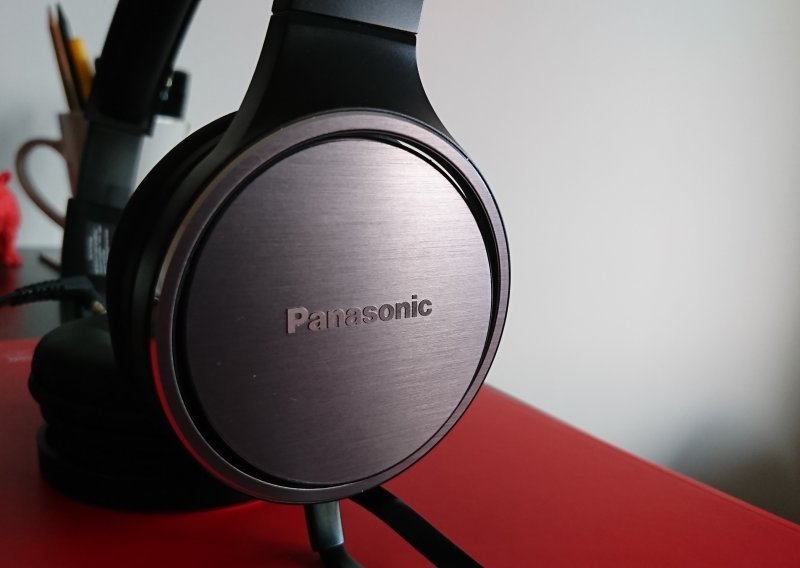 Slušalice Panasonic RP-HF500M: Gipke, perolake šminkerice