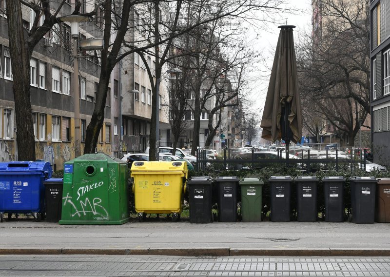 Započela je podjela besplatnih vrećica za dio otpada u Zagrebu. Kako do njih?