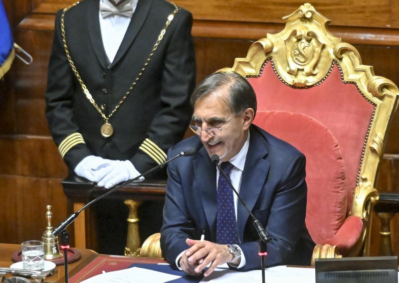 Suosnivač Braće Italije Ignazio La Russa na Berlusconijevo iznenađenje izabran za predsjednika talijanskog Senata