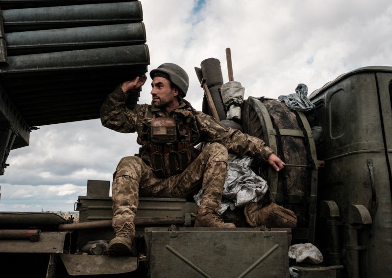 SAD će Ukrajini poslati novi paket pomoći sa streljivom i vojnim vozilima
