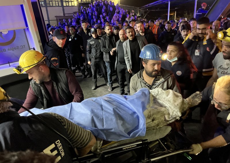 Najmanje 22 mrtvih u eksploziji u turskom rudniku ugljena, brojni rudari se još nalaze zatočeni ispod zemlje