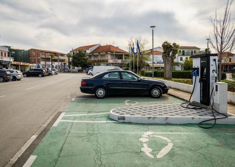 Prijelaz na električna vozila u Hrvatskoj 'šteka'; masovno se uvoze dizelaši