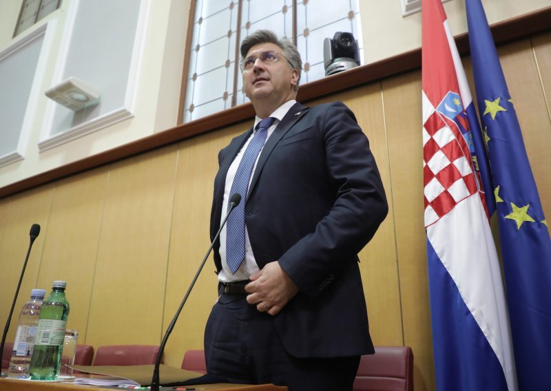 [FOTO] Plenković predstavio izvještaj o radu Vlade: 'Iduća godina neće biti nimalo jednostavna'