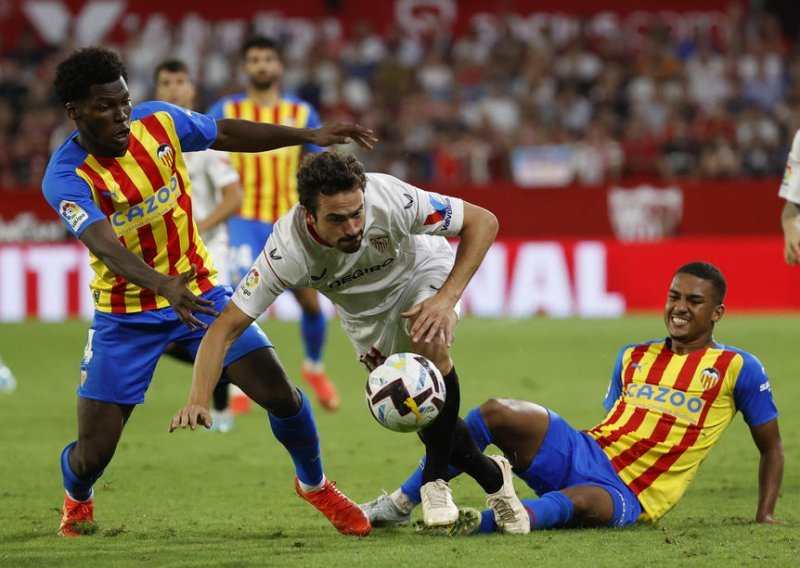 Totalni kaos na Sanchez Pizjuanu; 'šišmiši' su u 101. minuti utakmice propustili priliku šokirati Sevillu...
