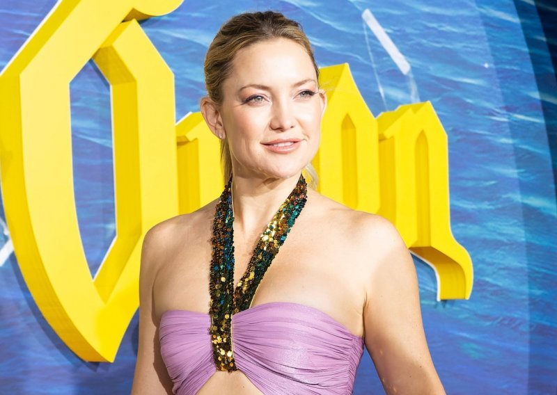 Zavodljivi prorezi i šljokice: Kate Hudson u ovoj je haljini zasjenila sve na crvenom tepihu