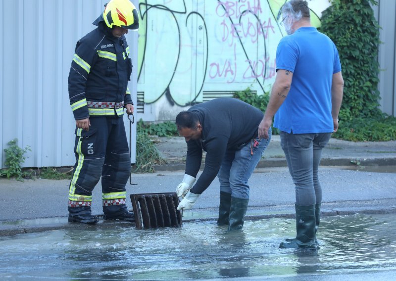 Pukla cijev na Trešnjevci, stanovnici Cerničke ulice bez vode