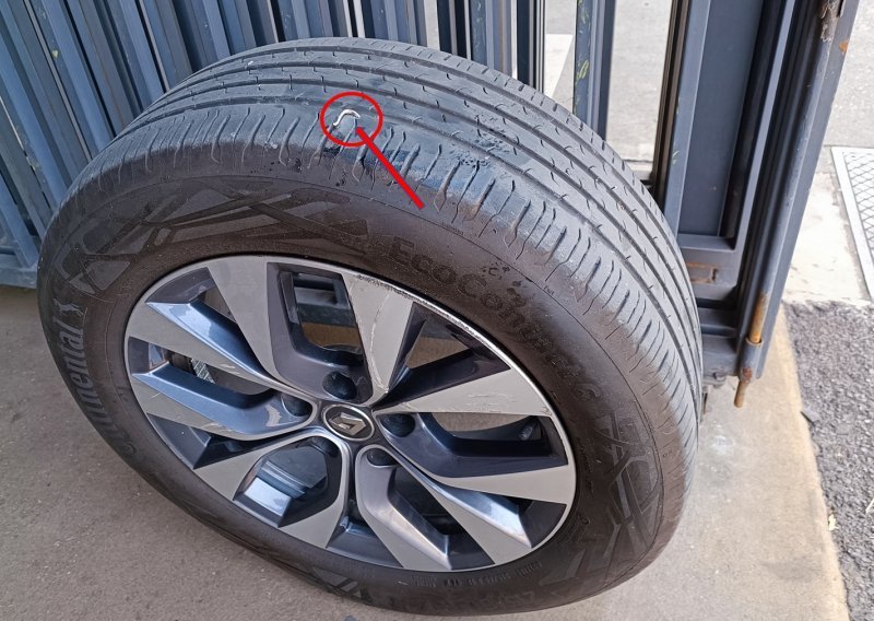 [FOTO/VIDEO] Probušili ste gumu vašeg automobila metalnim predmetom? Pogledajte kako ju popraviti