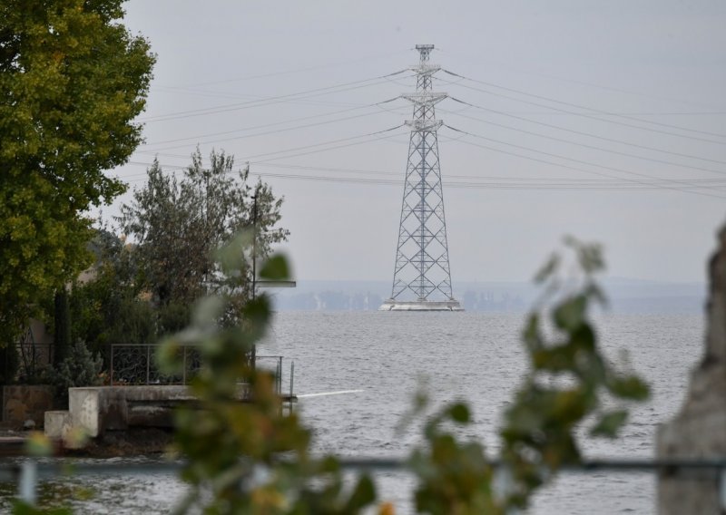Rusi minirali hidroelektranu Kahovka, u opasnosti od potapanja više od 80 naselja