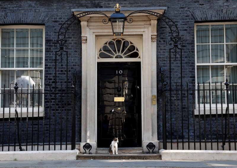 Ostavka Liz Truss pokrenula je izbore za novog britanskog čelnika: Objašnjavamo što sada slijedi i kada Downing Street 10 dobiva novog stanara