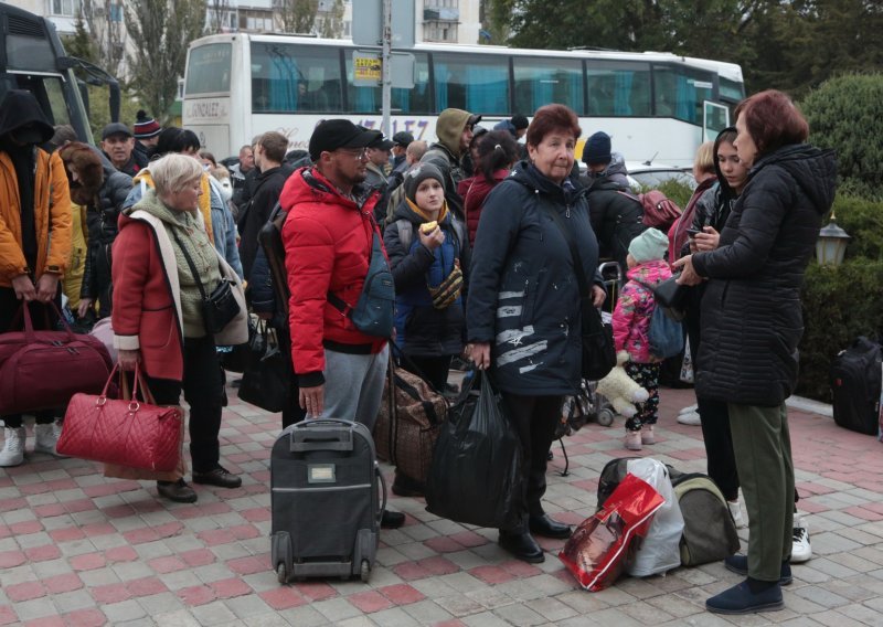Rusija završila evakuaciju civila iz Hersona kojeg Ukrajinci pokušavaju osloboditi