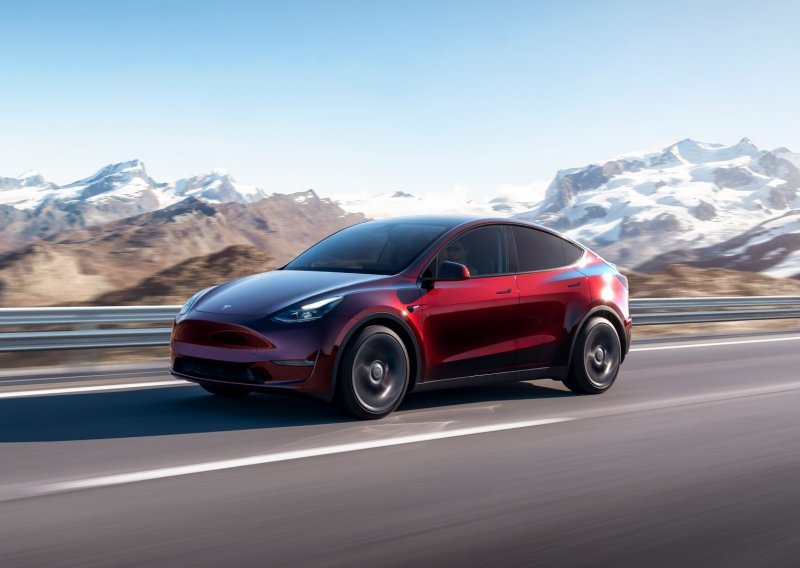 Tesla u Kini povlači s cesta više od 80.000 vozila