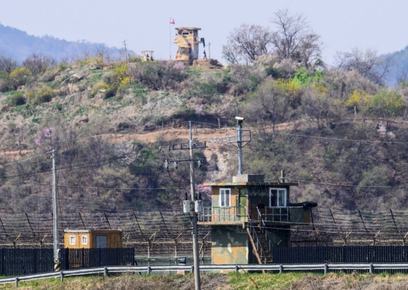 Južna i Sjeverna Koreja razmijenile hitce upozorenja blizu morske granice