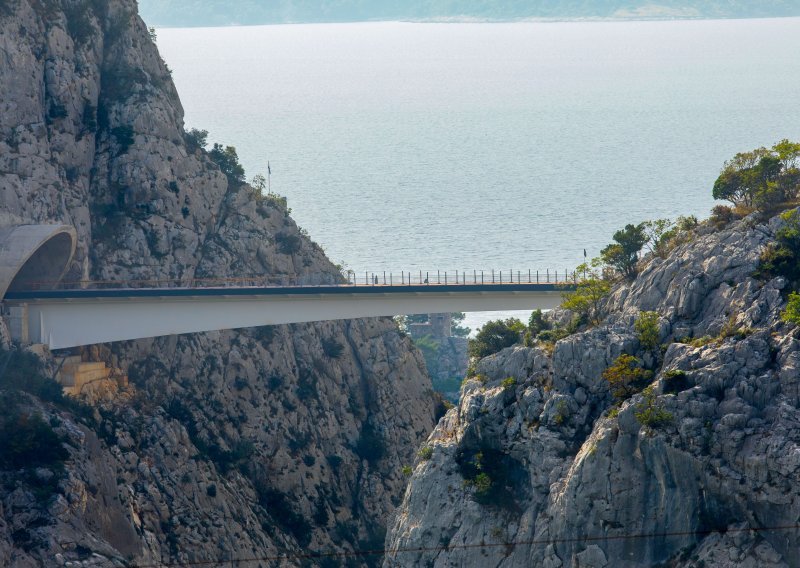 [FOTO] Pogledajte čudo koje će premostiti kanjon Cetine kod Omiša