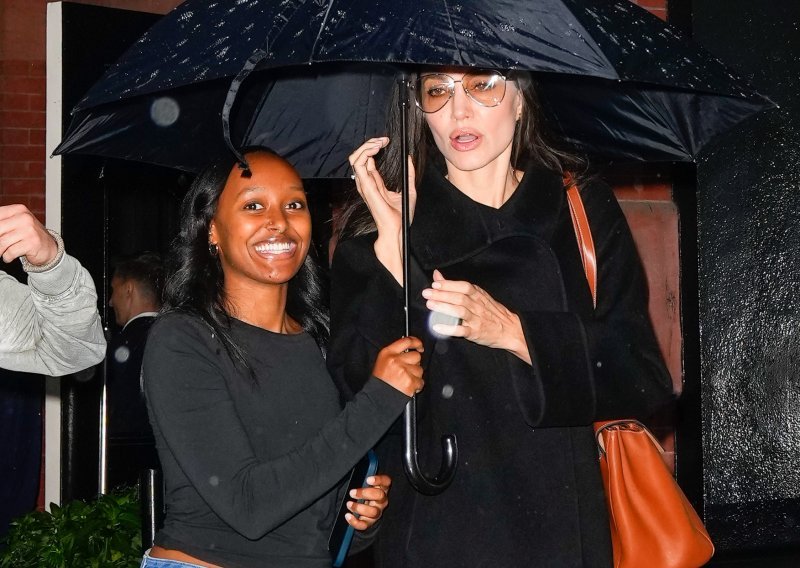 Angelina Jolie oduševila studente u Atlanti: Posjetila kćer Zaharu pa pozirala s njenim kolegama