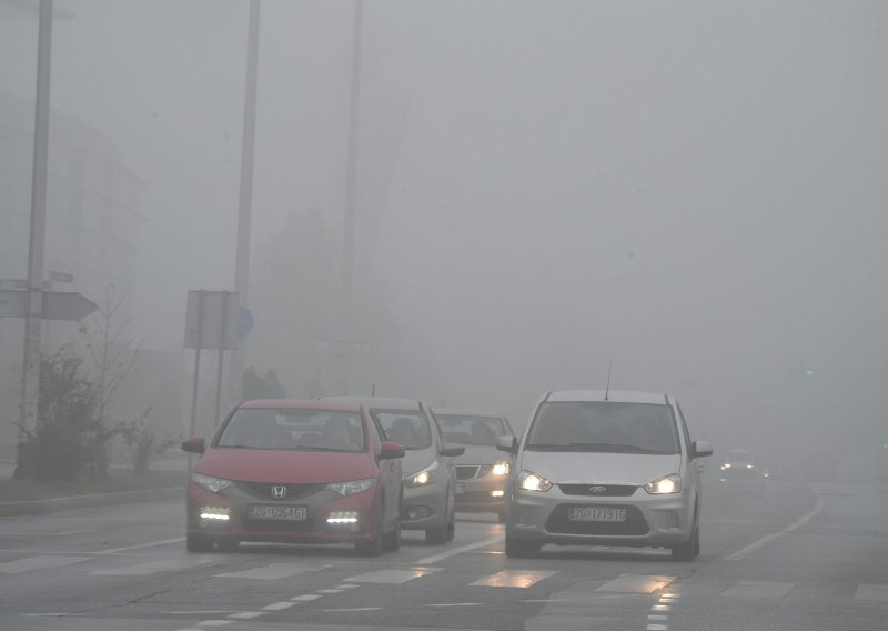 Magla smanjuje vidljivost, gužve na gradskim prometnicama i obilaznicama