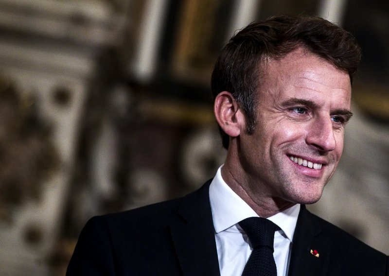 Macron obećava podići dob za odlazak u mirovinu sa 62 na 65 godina