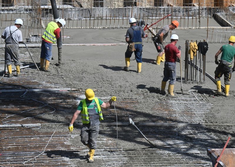 Njemačke tvrtke od jučer mogu isplatiti 3.000 eura neoporezivog bonusa, no mnogi bi mogli ostati kratkih rukava