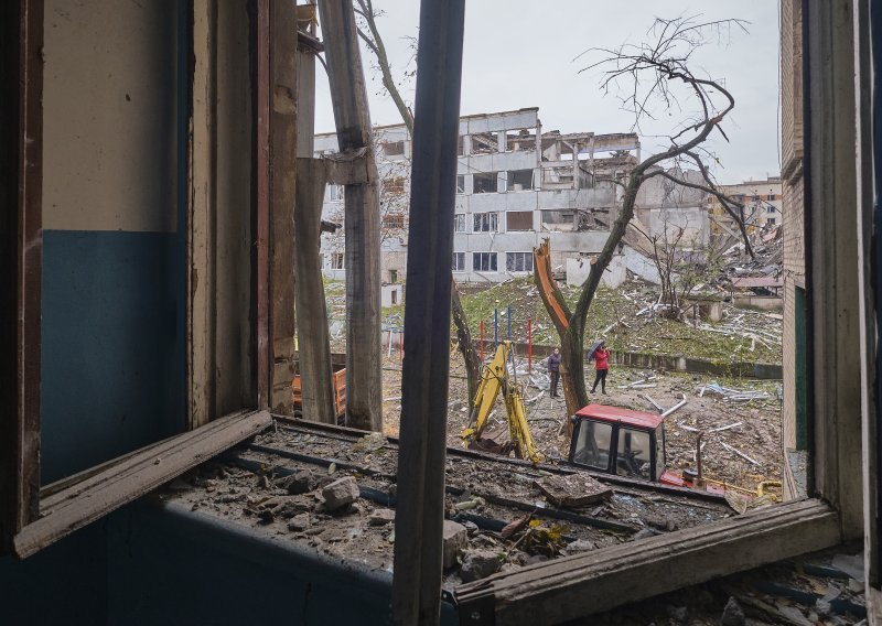 Ukrajinci pružaju otpor na istoku; sprema se bitka za Herson