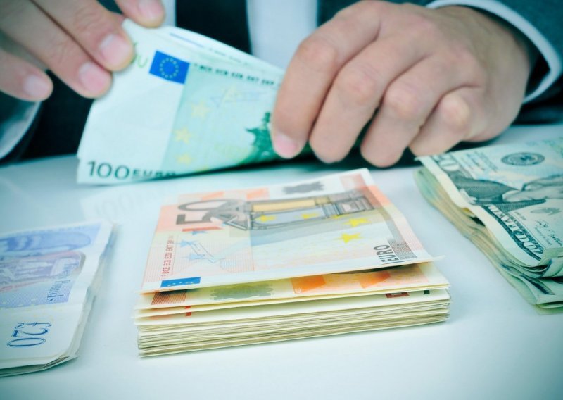 Psihologija uvođenja eura: Čeka nas šok kad vidimo malene iznose plaća, ali poskupljenja neće biti strašna?