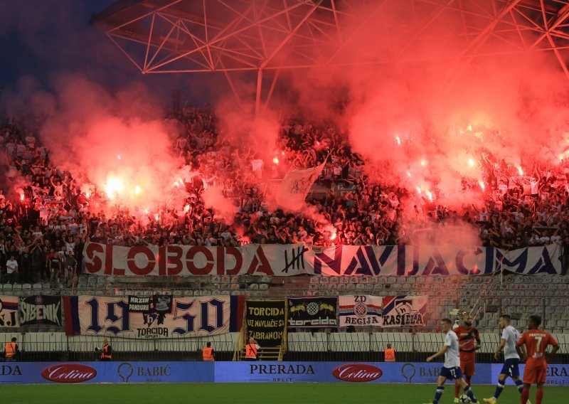 Hajduk plaća ogromne kazne. Torcida i baklje nisu toliki problem koliko rasističko skandiranje koje najmanje dolazi sa Sjevera