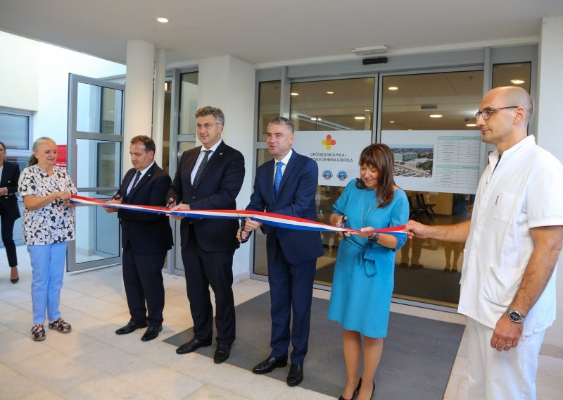 [FOTO] Premijer Plenković u Puli otvorio novu Opću bolnicu: 'Ta je bolnica bila potrebna svim žiteljima Istre'