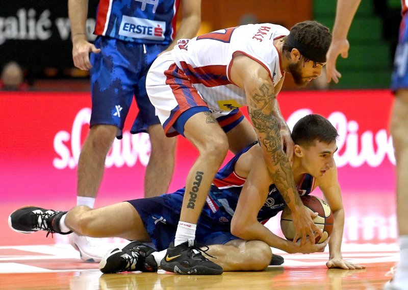 [FOTO] U neizvjesnoj završnici Cibona stigla do treće pobjede, gosti promašili šut za produžetak