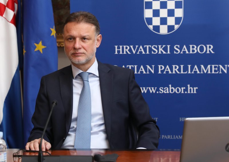 Jandroković: Prvo treba utvrditi sve činjenice oko preuzimanja Fortenove