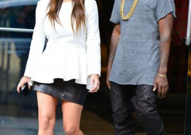 Kim Kardashian i Kanye West na terapiji