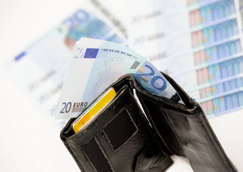 Depoziti građana u Hrvatskoj dosegnuli 263 milijarde kuna, gotovo 60 posto štednje u eurima
