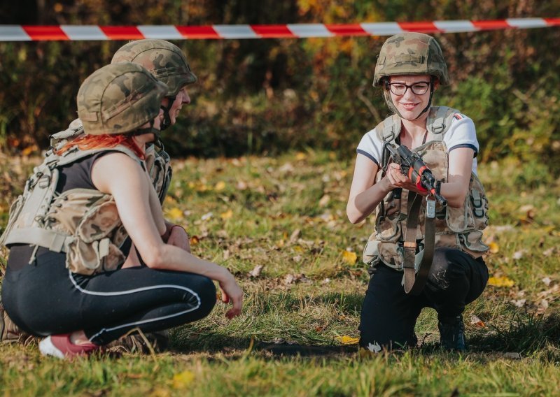 [FOTO] Strah od Rusa u Poljskoj je stvaran: Sve više građana ide na besplatni jednodnevni tečaj vojne obuke